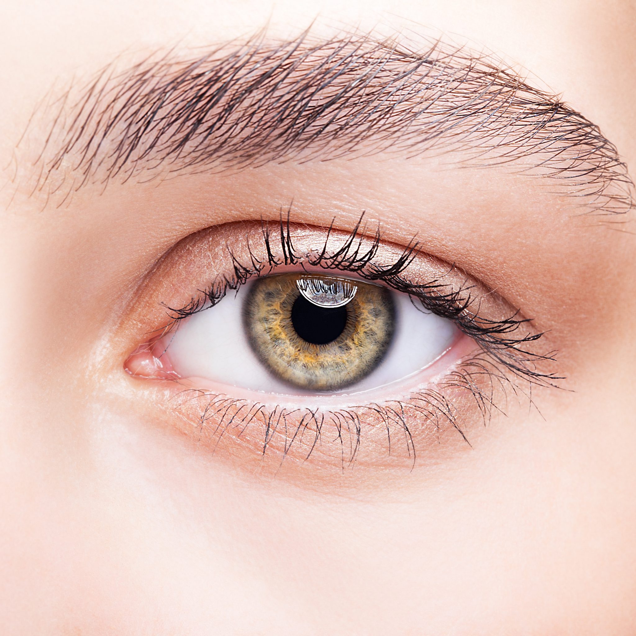 10 Ways to Depuff Eyes Fast